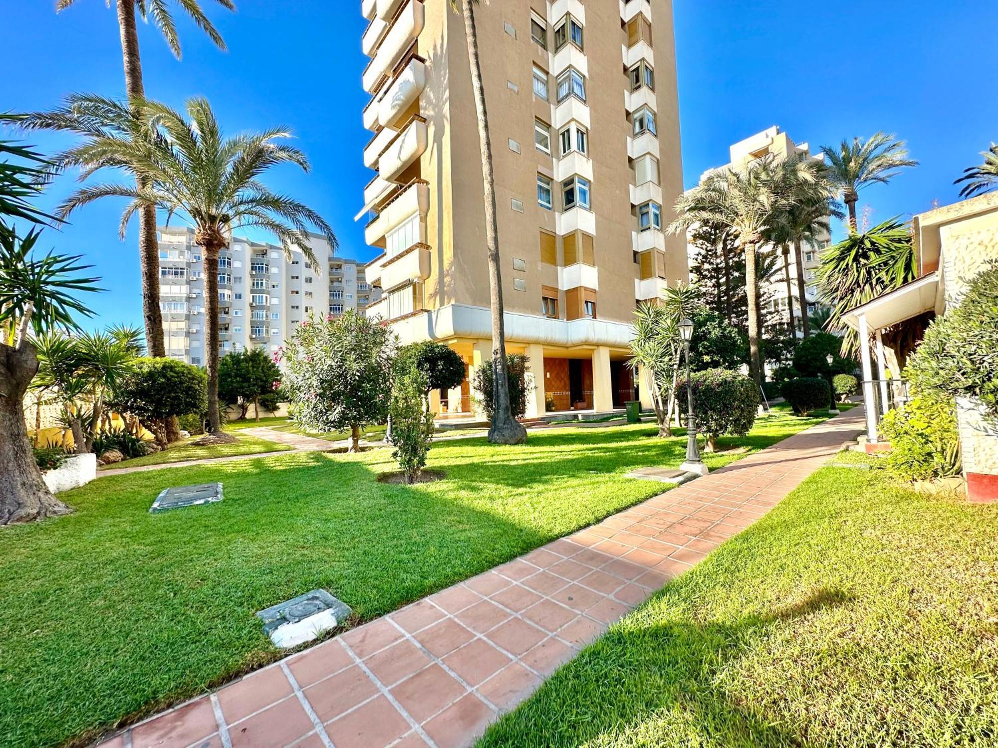 Gorgeous Apartment At The Sea In La Carihuela! Torremolinos Luaran gambar