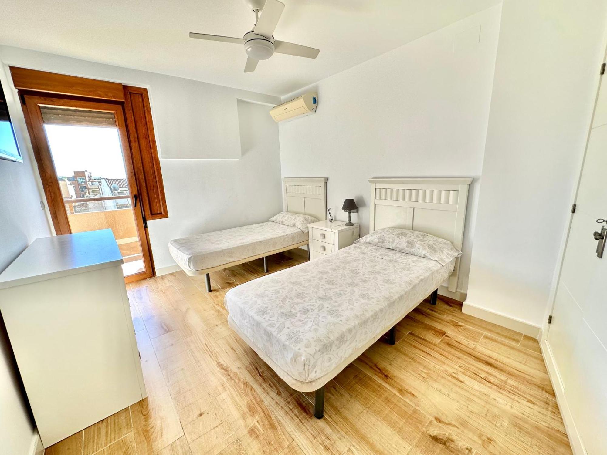 Gorgeous Apartment At The Sea In La Carihuela! Torremolinos Luaran gambar