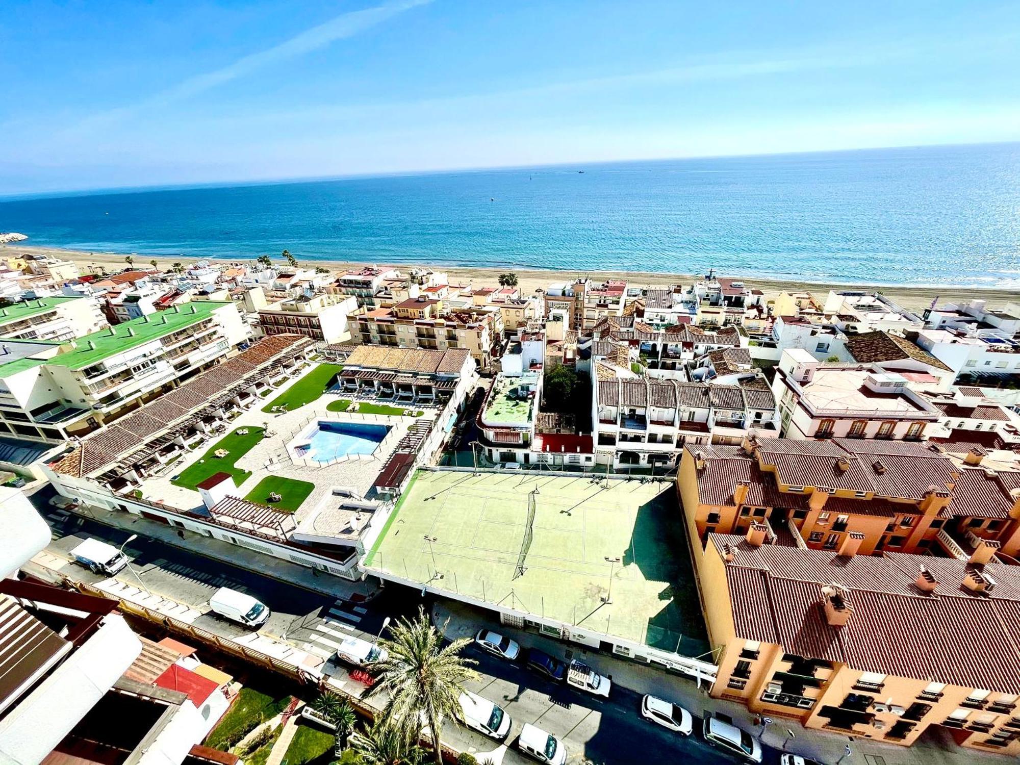 Gorgeous Apartment At The Sea In La Carihuela! Torremolinos Luaran gambar